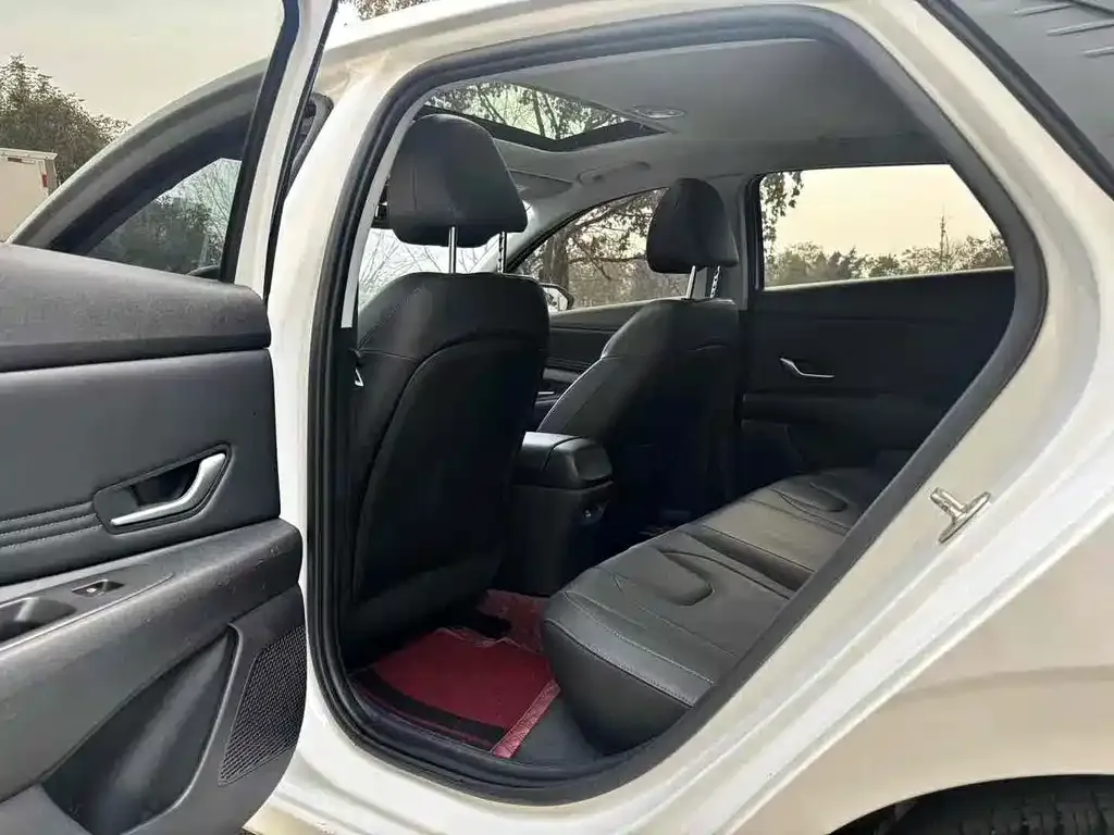 Hyundai Elantra 2022 из CN, фото 2