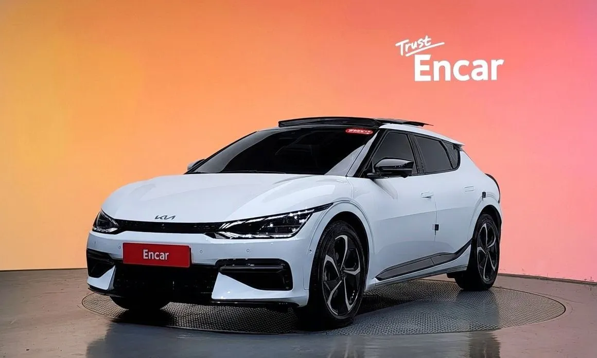 Kia EV6 — фото 1