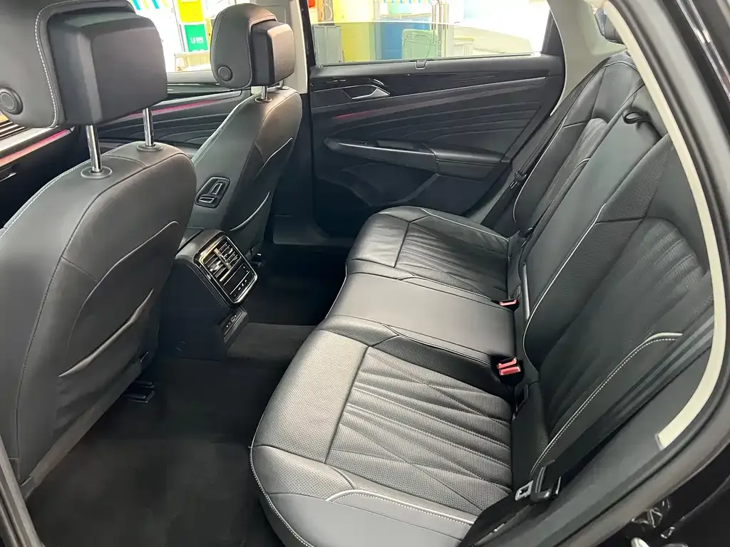 Volkswagen Passat — фото 4