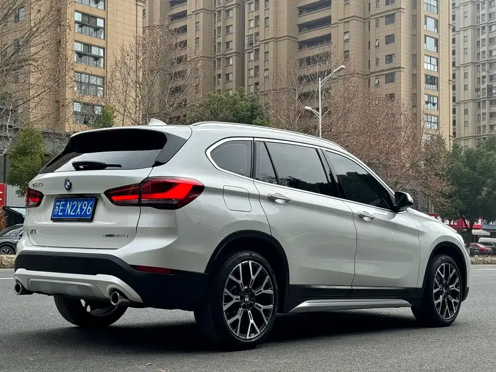 BMW X1 — фото 9