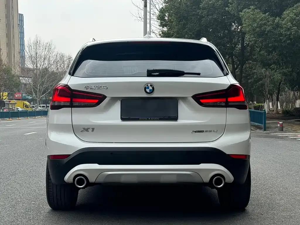 BMW X1 — фото 4