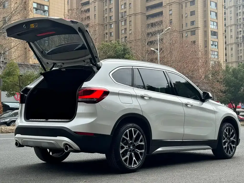 BMW X1 — фото 8