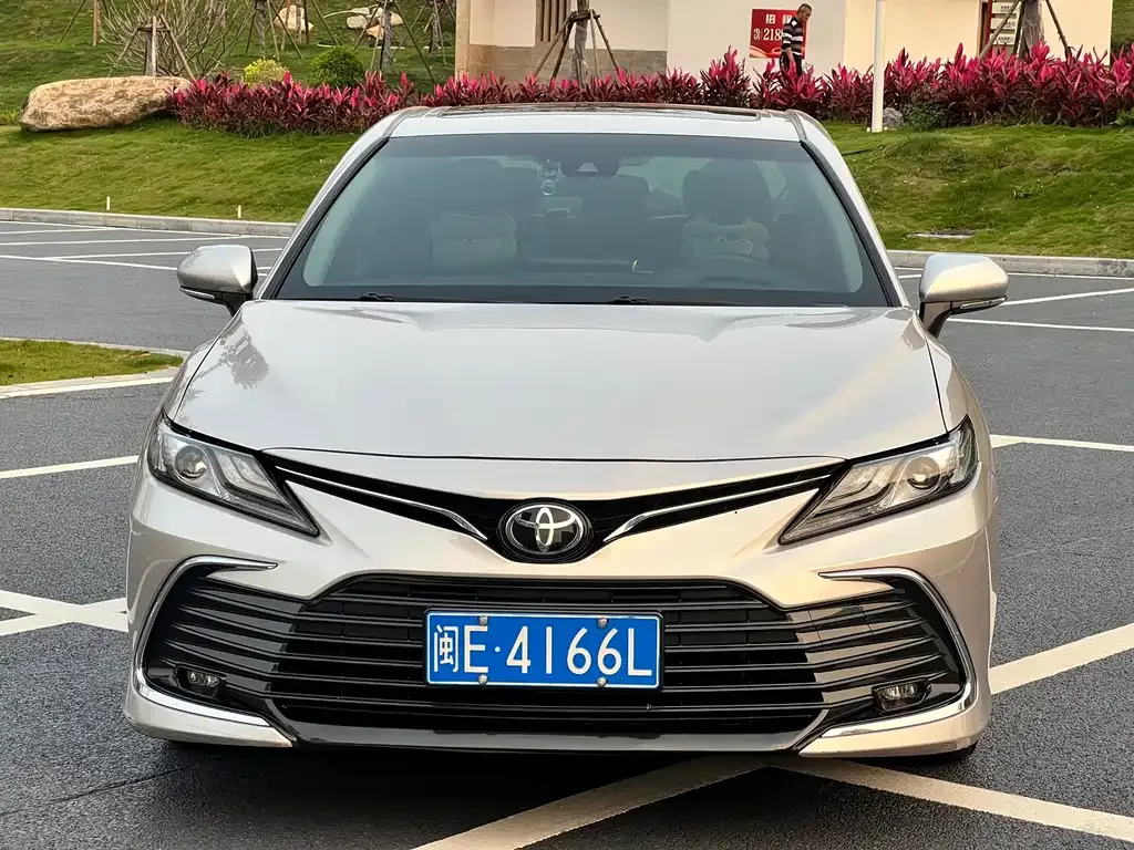 Toyota Camry — фото 5