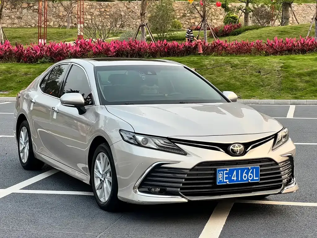 Toyota Camry — фото 6