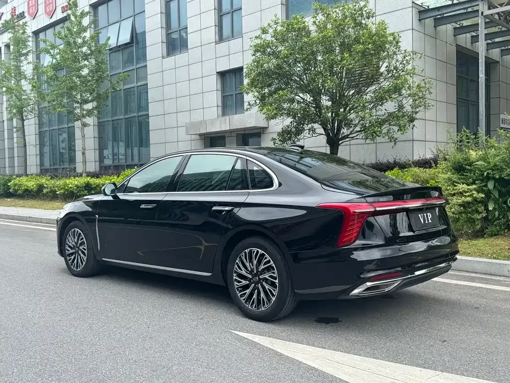 Hongqi H5 — фото 10