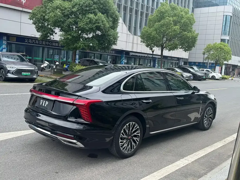 Hongqi H5 — фото 9