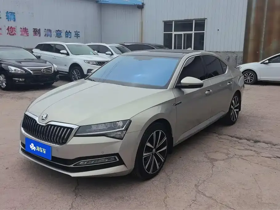 Skoda Superb — фото 1