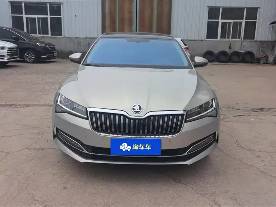 Skoda Superb — фото 3