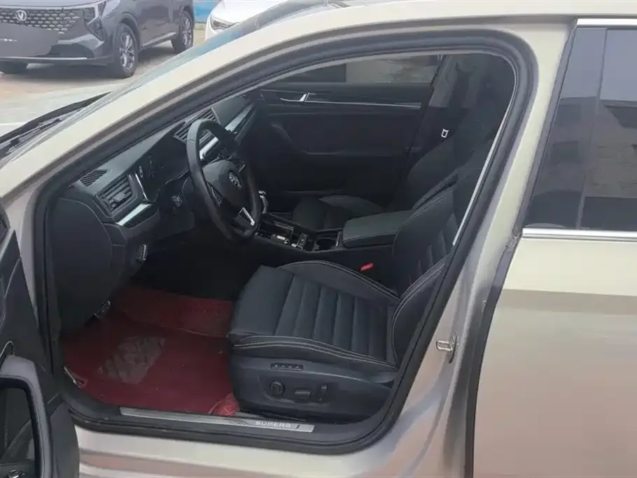 Skoda Superb — фото 4