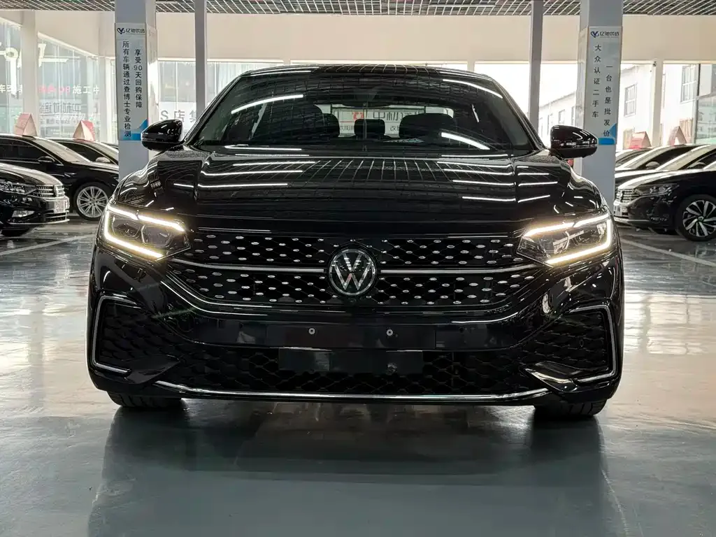 Volkswagen Passat — фото 6