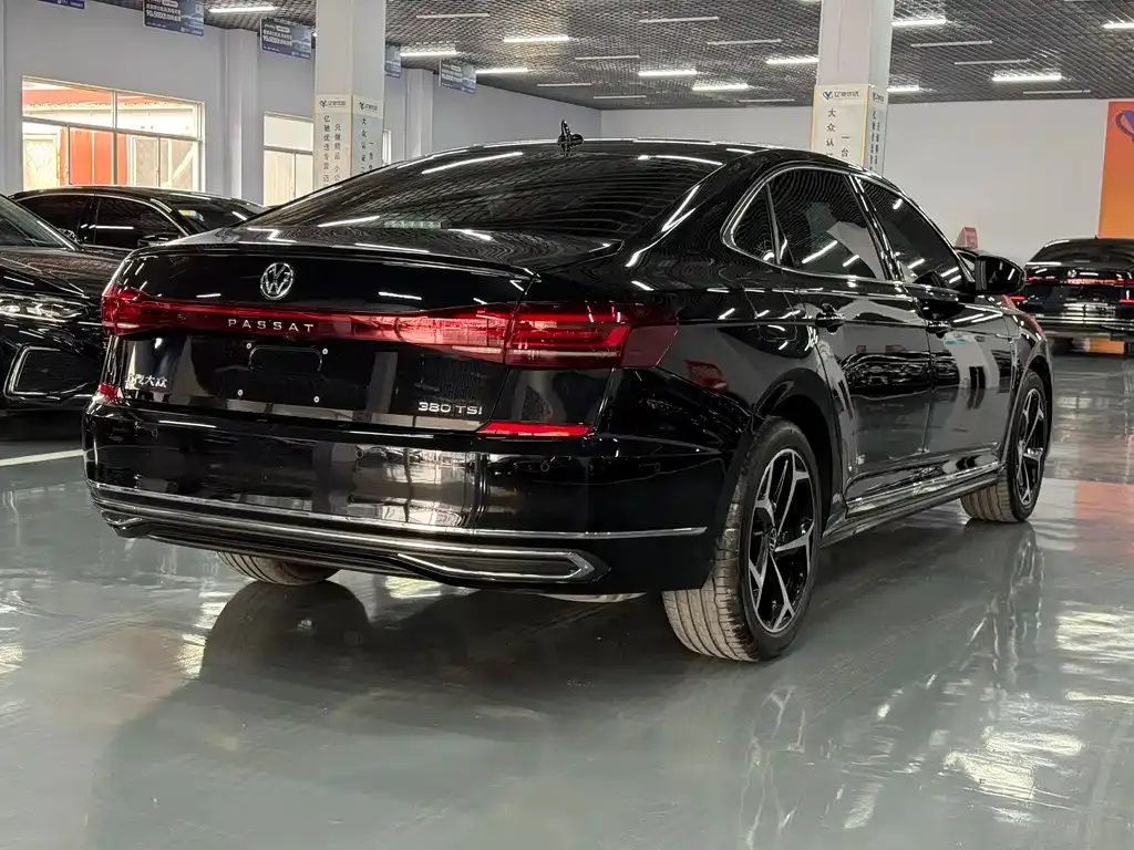 Volkswagen Passat — фото 9