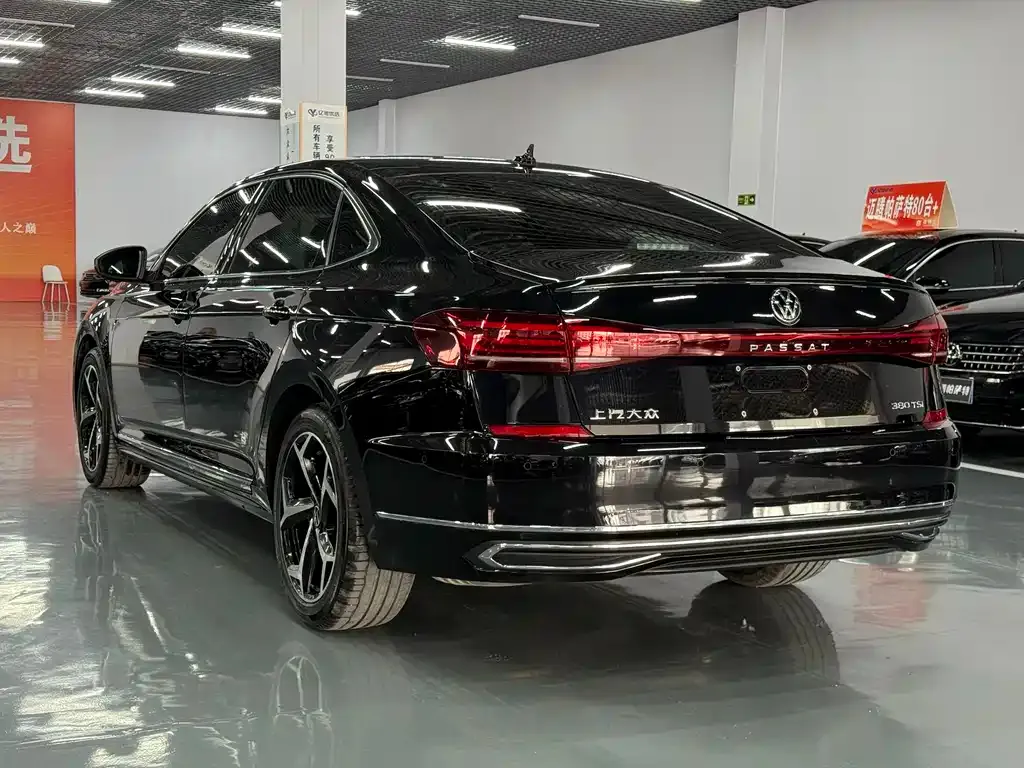 Volkswagen Passat — фото 7