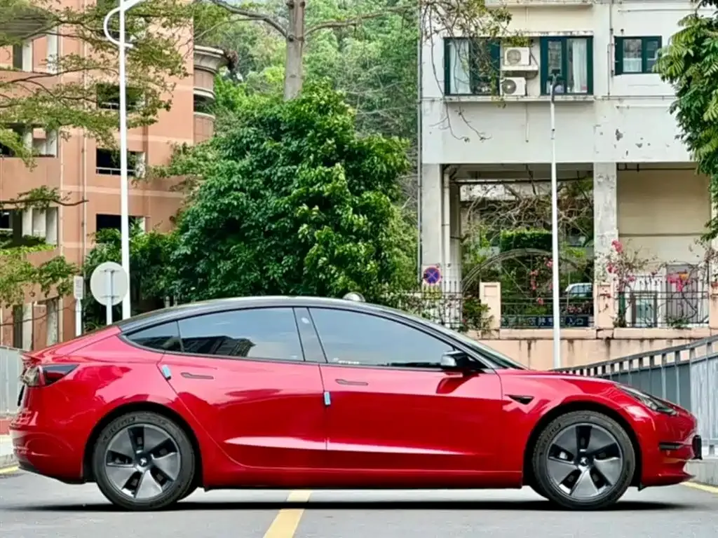 Tesla Model 3 — фото 6