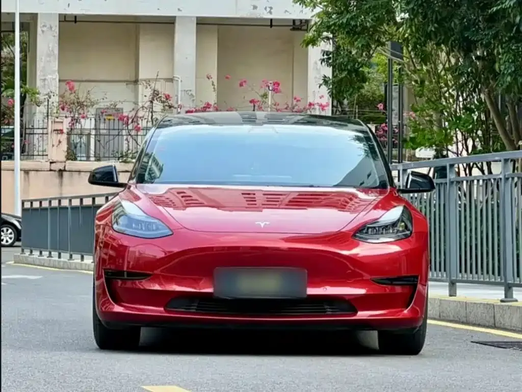 Tesla Model 3 — фото 5
