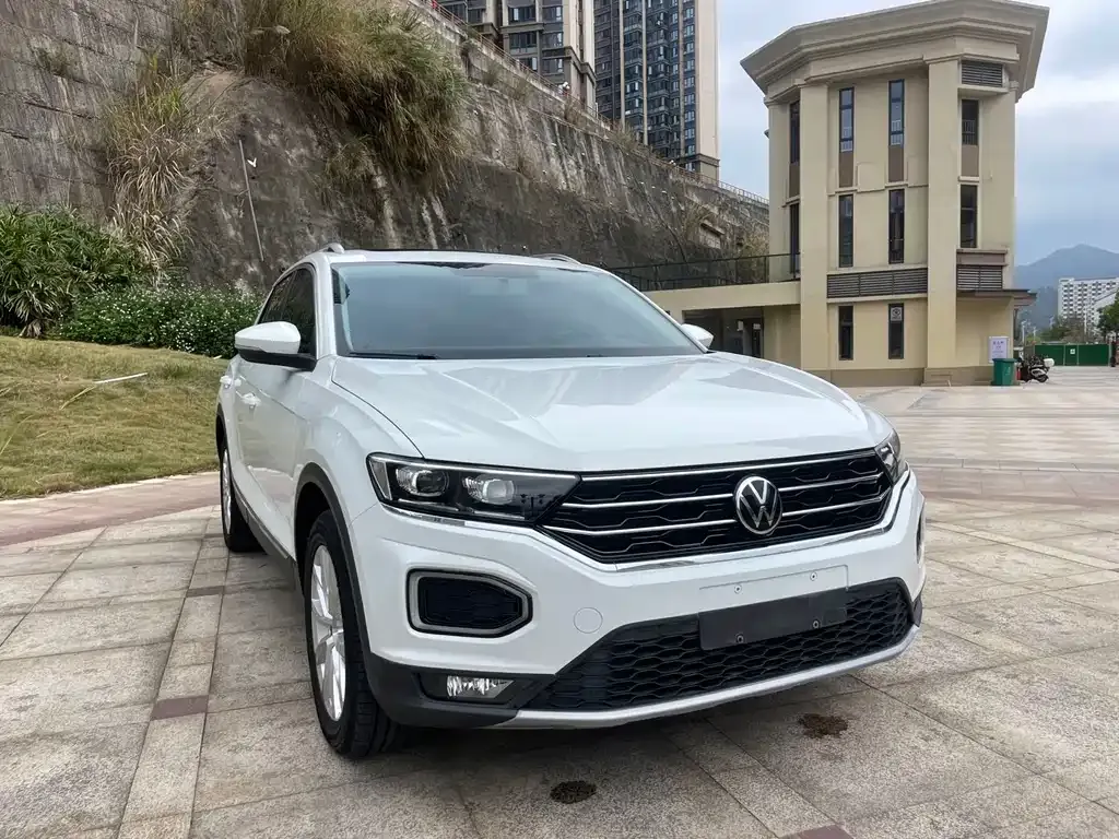Volkswagen T-Roc — фото 9