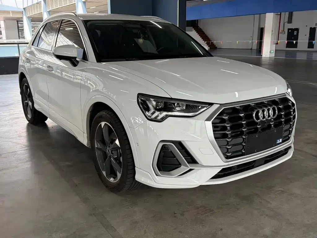 Audi Q3 — фото 10