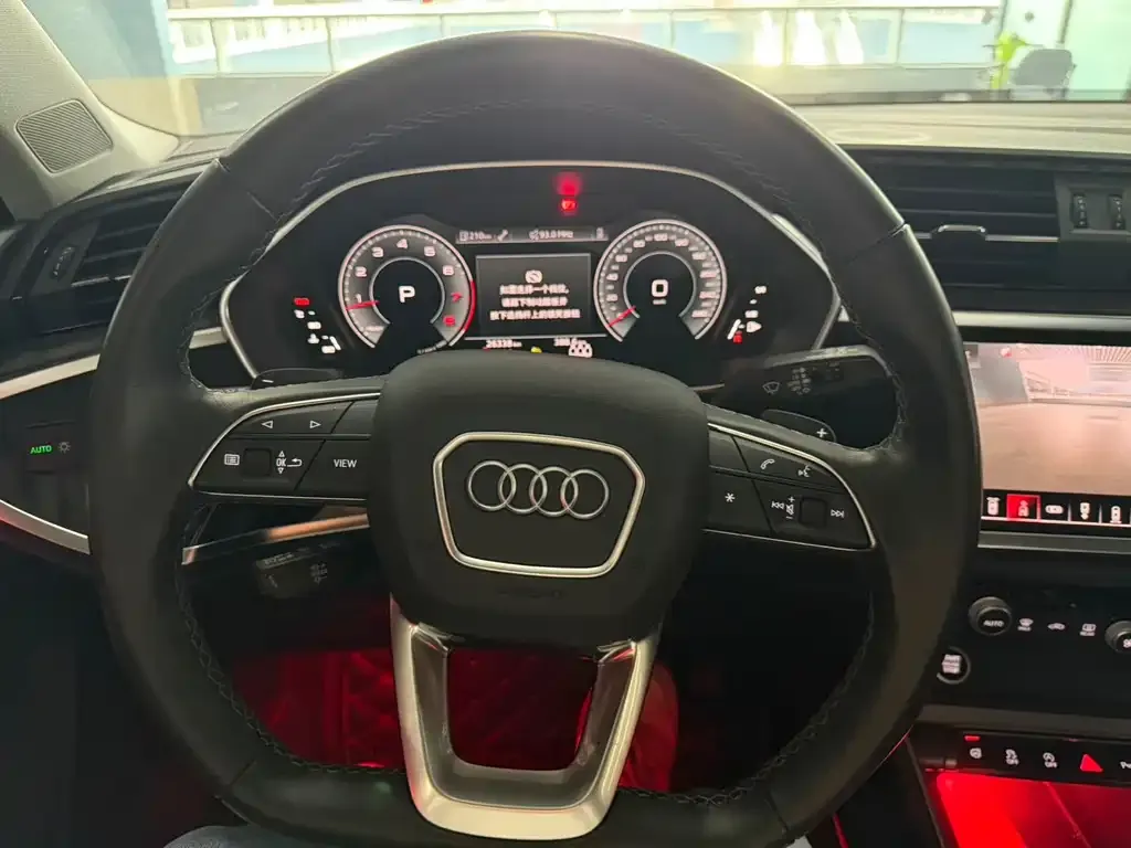 Audi Q3 — фото 6