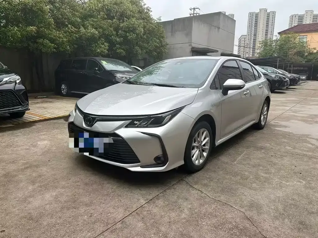 Toyota Corolla — фото 1