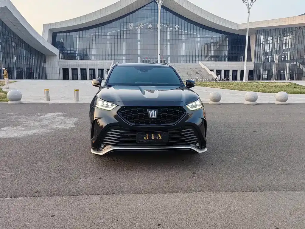 Toyota Crown Kluger 2022 из CN, фото 5