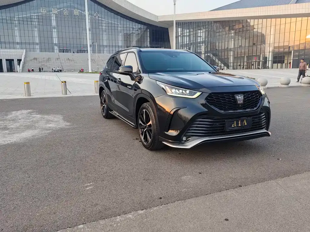 Toyota Crown Kluger 2022 из CN, фото 9