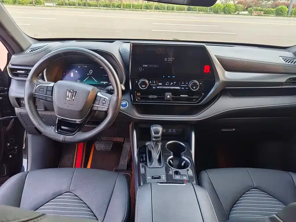 Toyota Crown Kluger 2022 из CN, фото 3