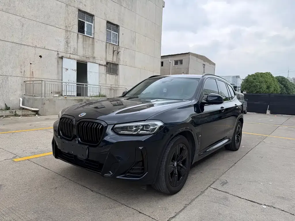 BMW iX3