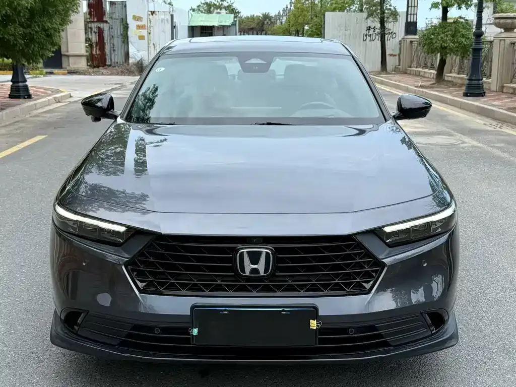 Honda Accord — фото 1
