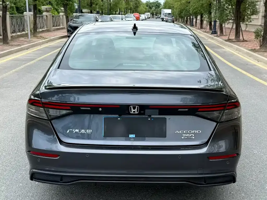 Honda Accord — фото 7