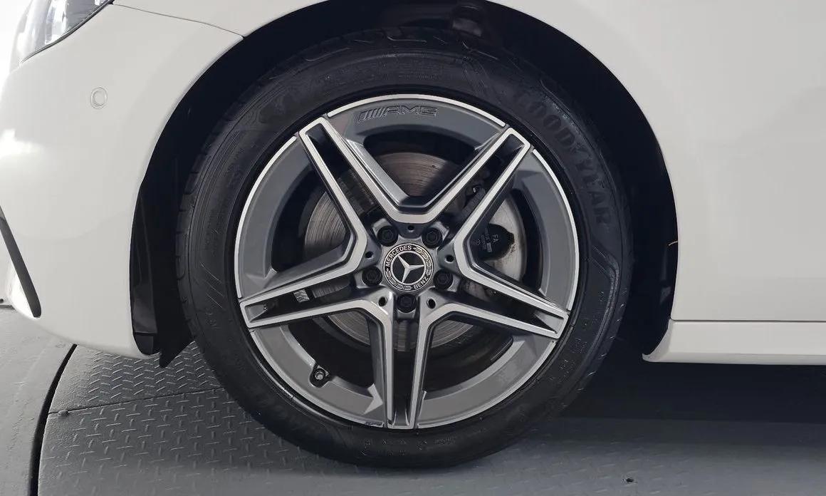 Mercedes-Benz E-Class 2023 из KR, фото 4