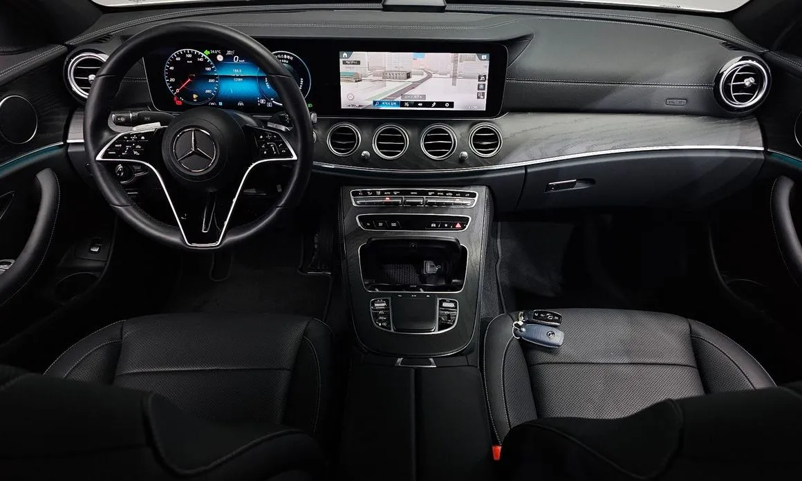 Mercedes-Benz E-Class 2023 из KR, фото 9
