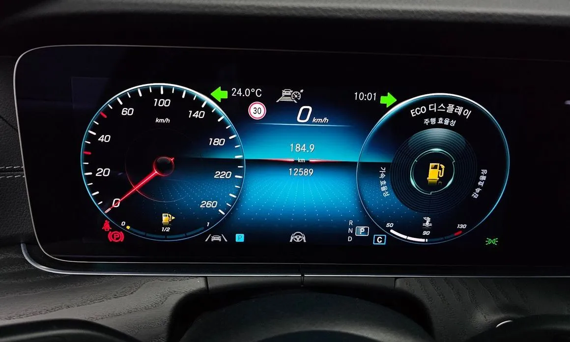 Mercedes-Benz E-Class 2023 из KR, фото 2