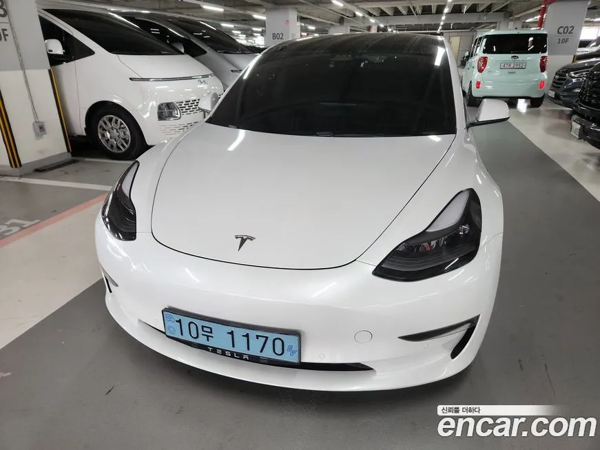Tesla Model 3 — фото 1