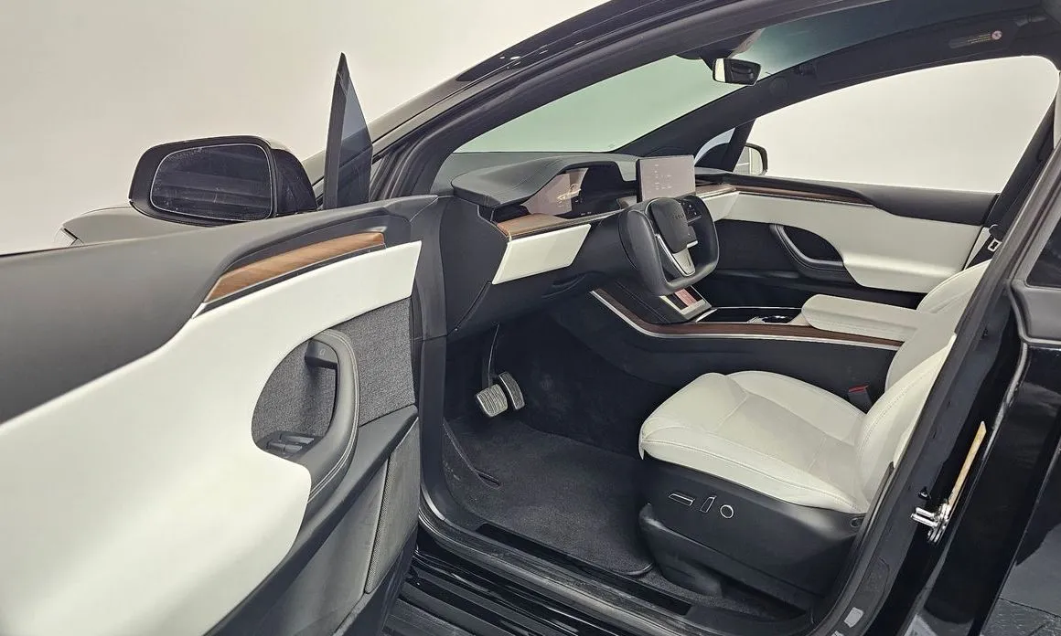 Tesla Model X 2023 из KR, фото 4