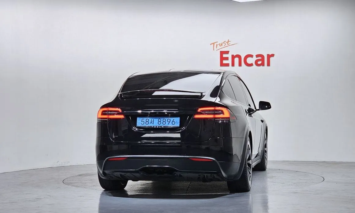 Tesla Model X 2023 из KR, фото 9