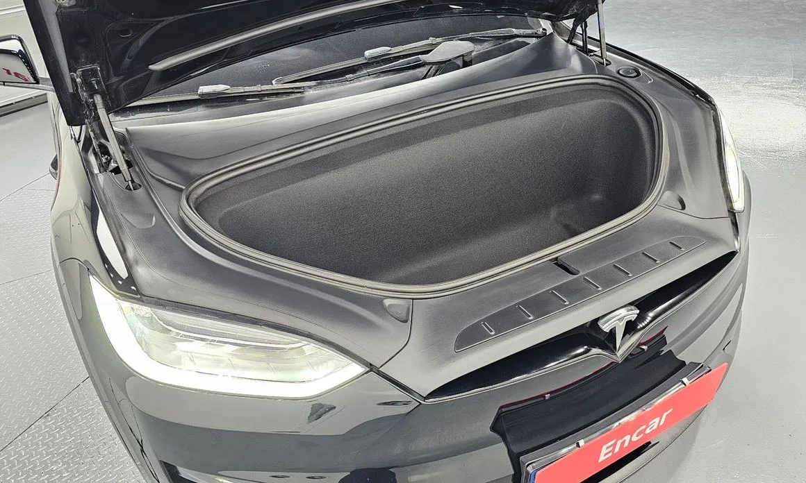 Tesla Model X 2023 из KR, фото 8