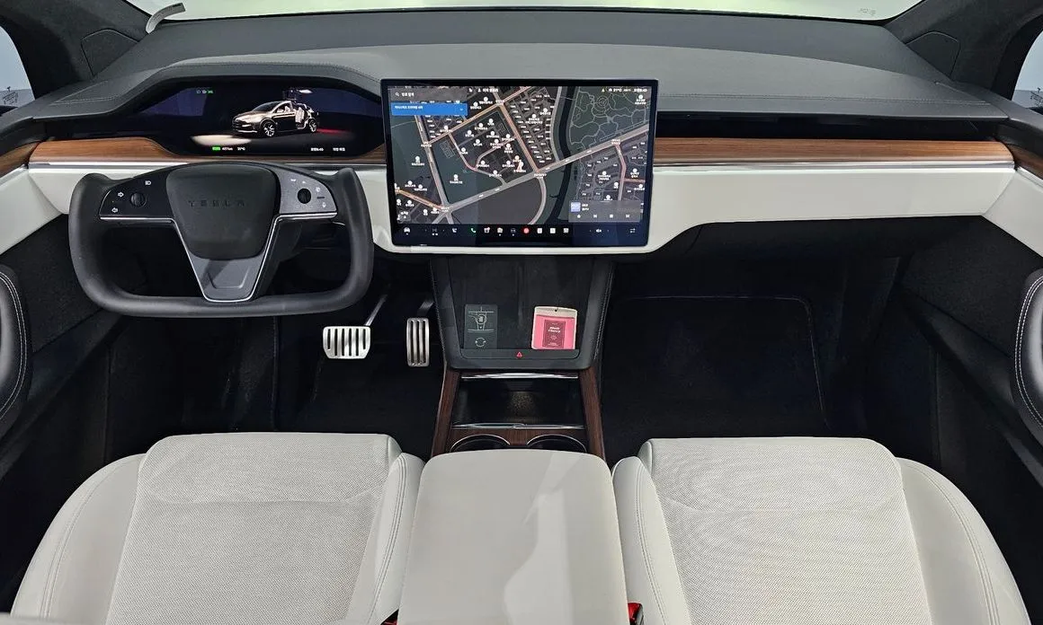Tesla Model X 2023 из KR, фото 3