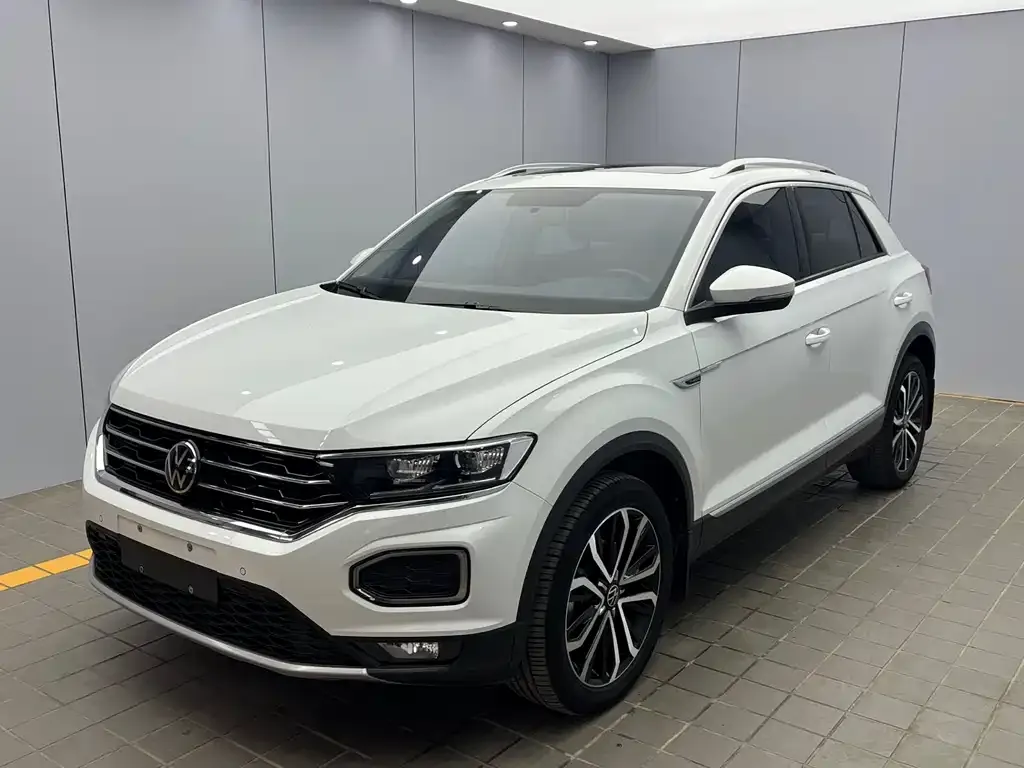 Volkswagen T-Roc — фото 1