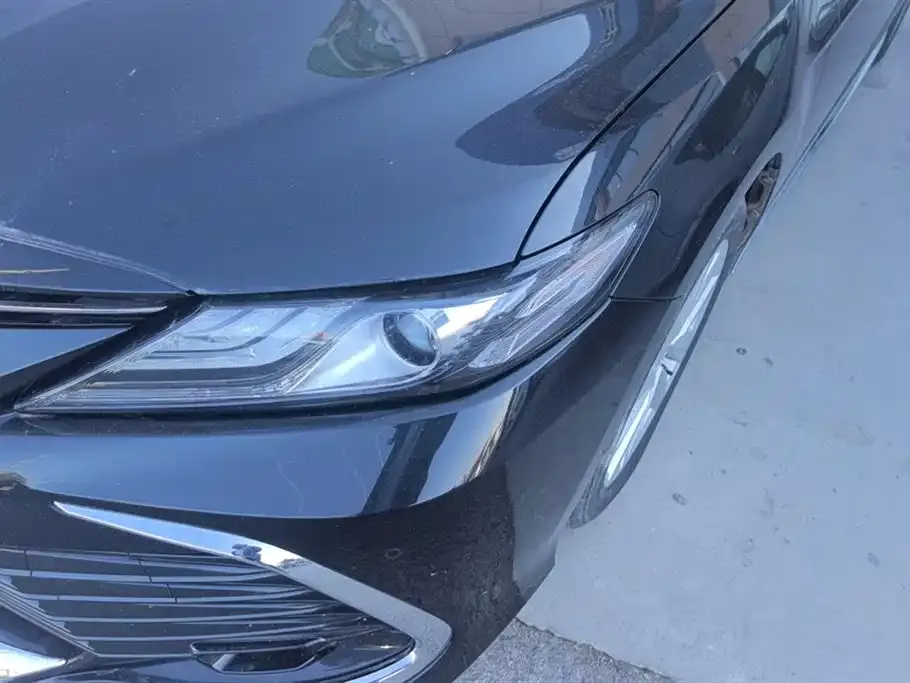 Toyota Camry — фото 2