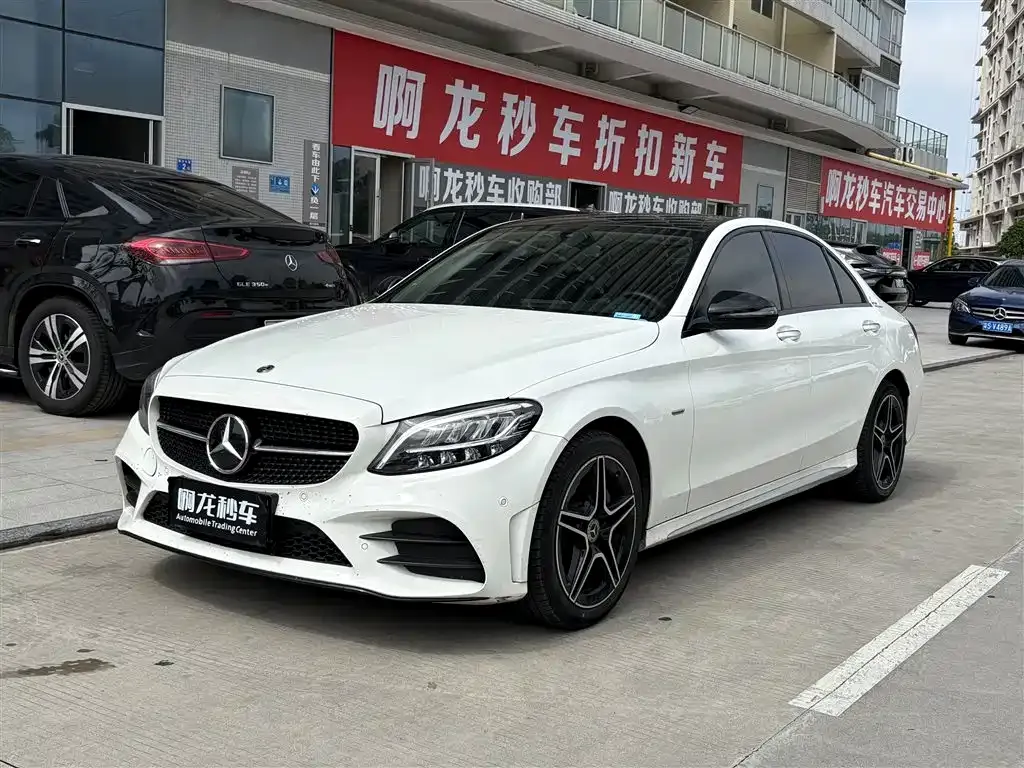 Mercedes-Benz C-Class — фото 1