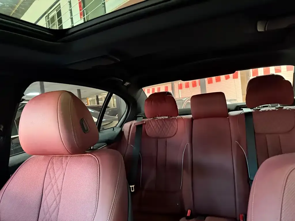 BMW 5 Series 2023 из CN, фото 2