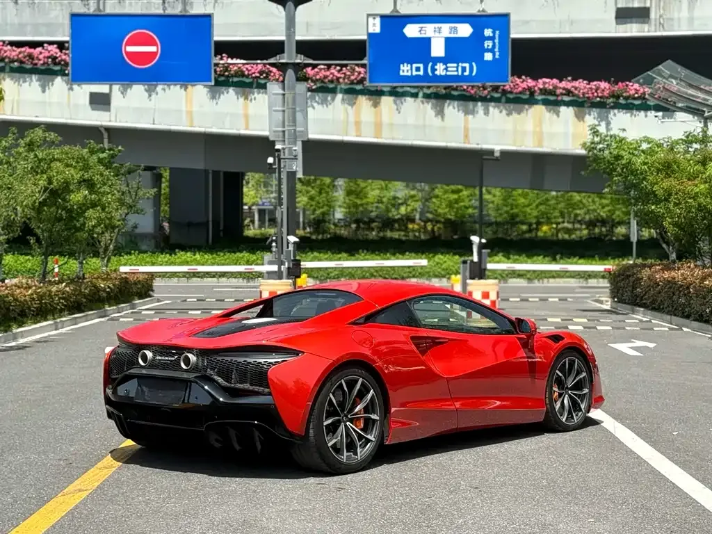 McLaren Artura 2024 из CN, фото 4