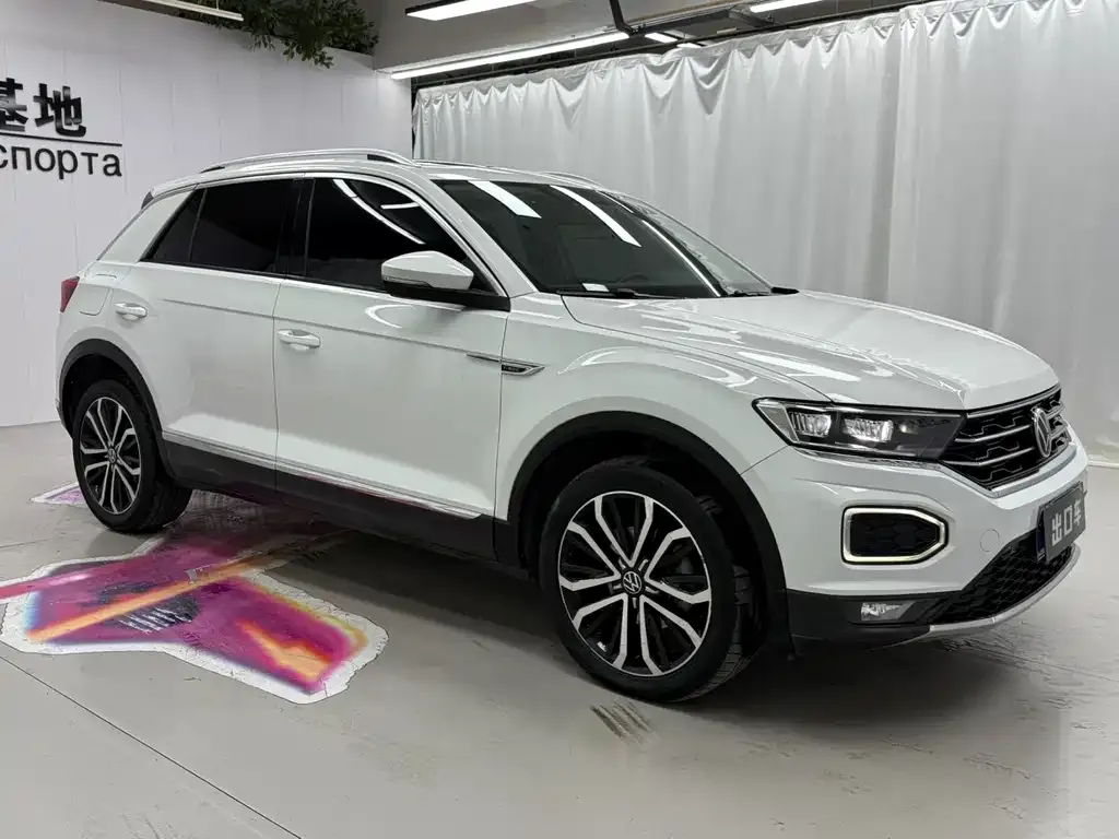 Volkswagen T-Roc — фото 10