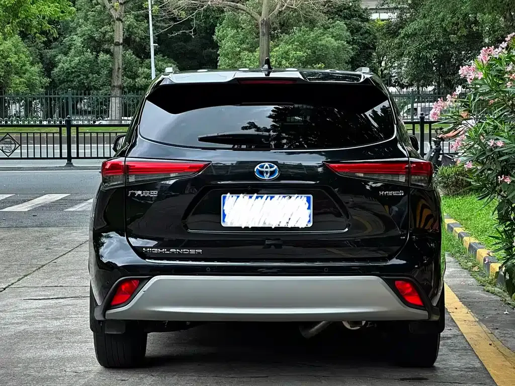 Toyota Highlander — фото 5