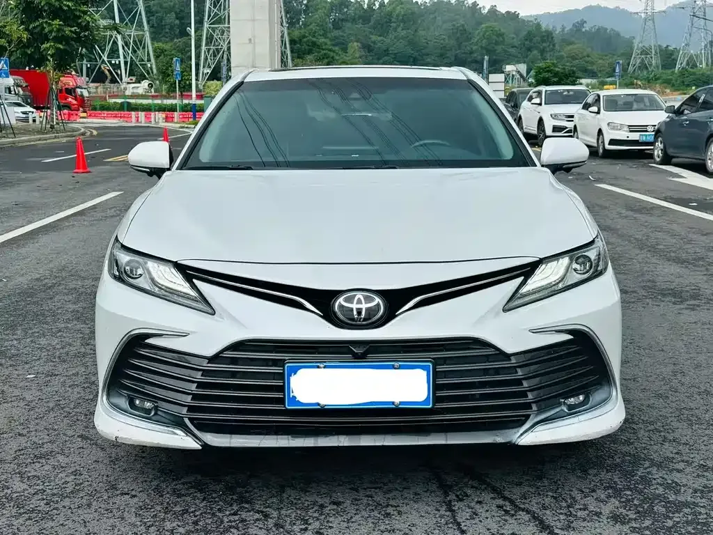 Toyota Camry — фото 7