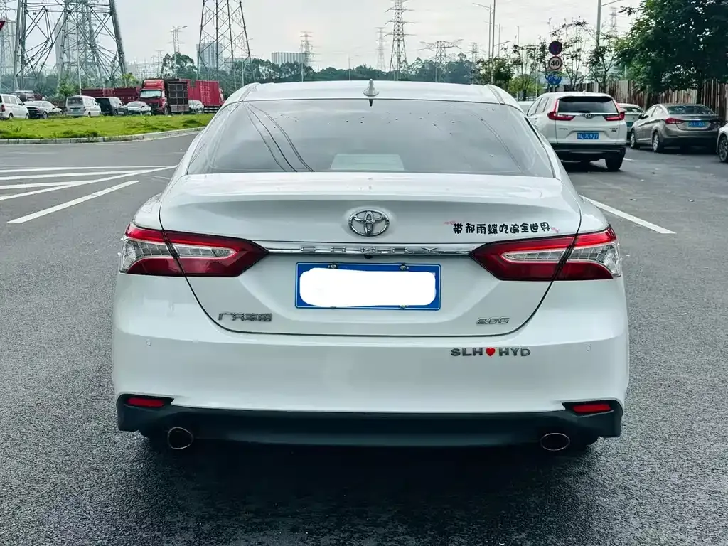 Toyota Camry — фото 10