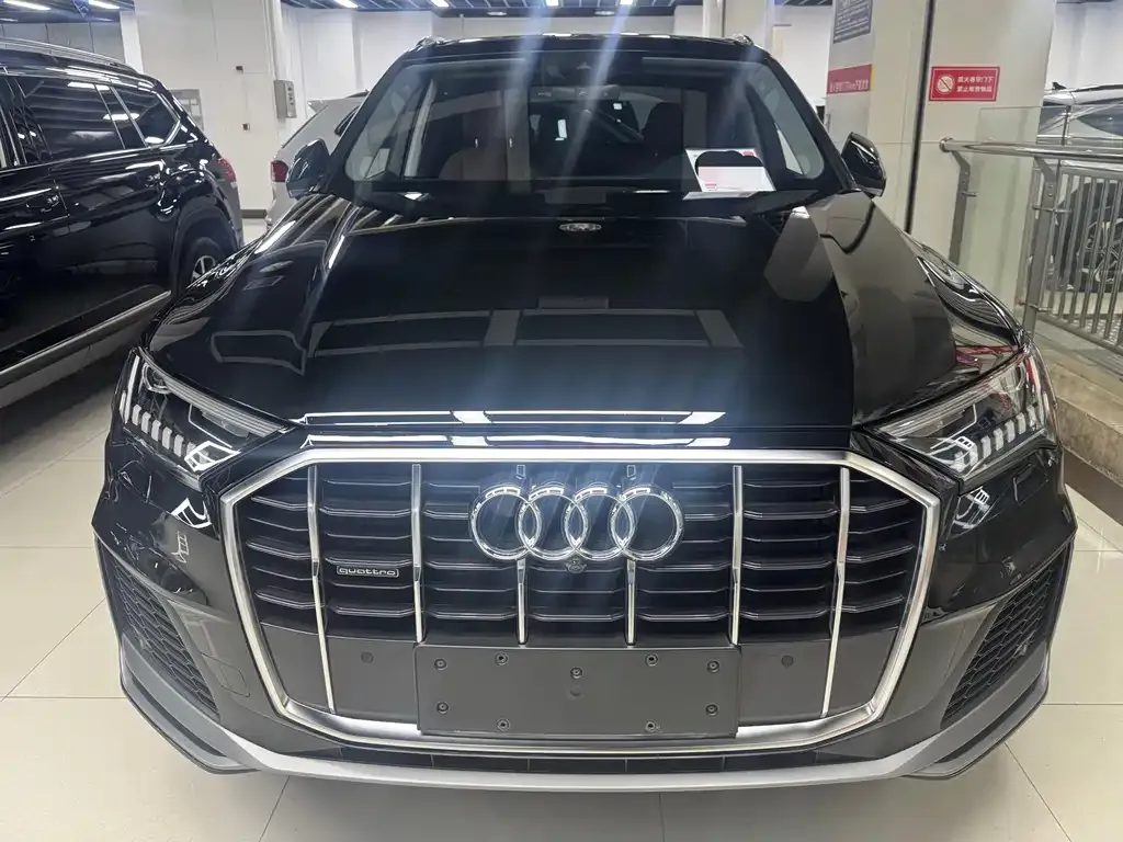 Audi Q7 — фото 3