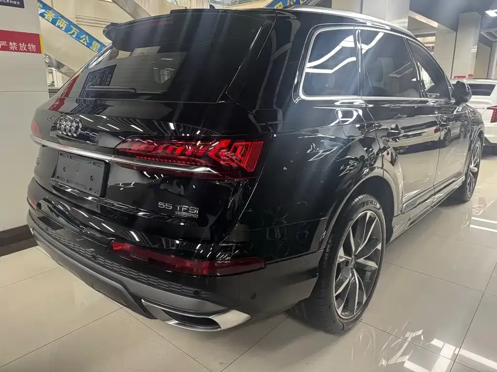 Audi Q7 — фото 6