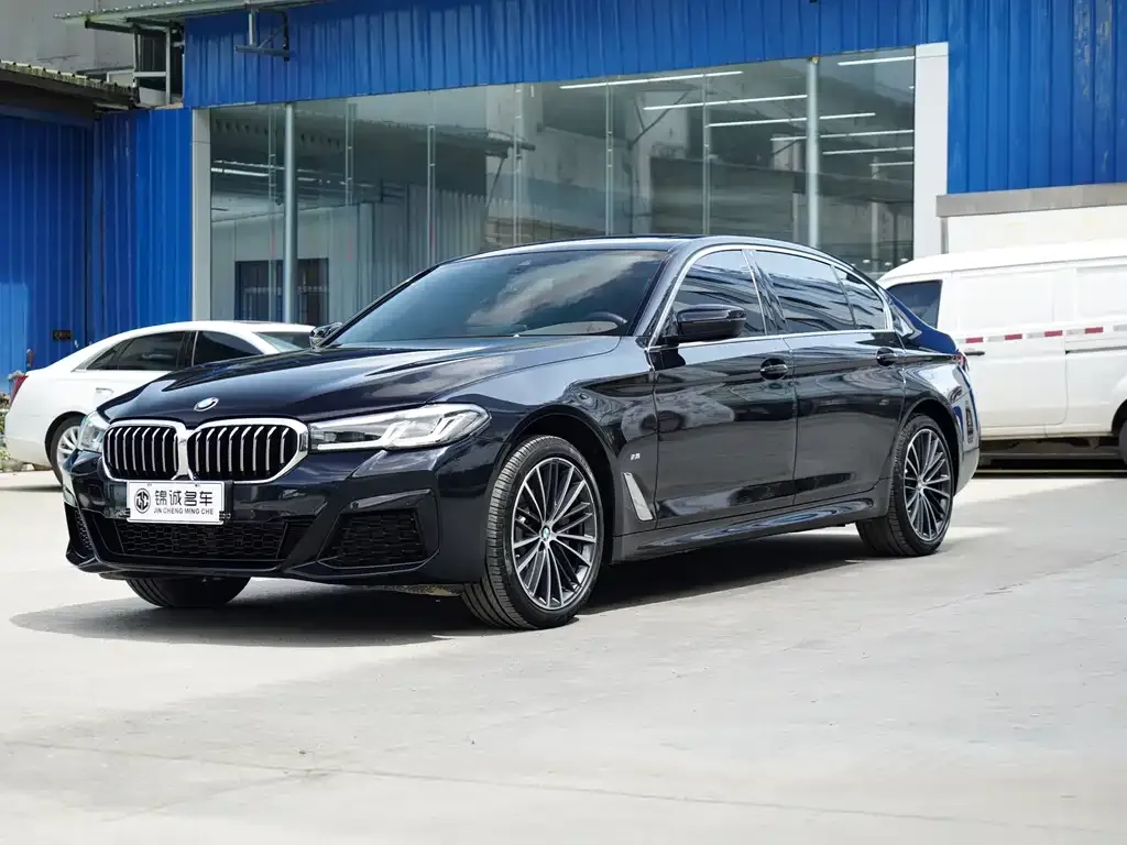 BMW 5 Series — фото 1