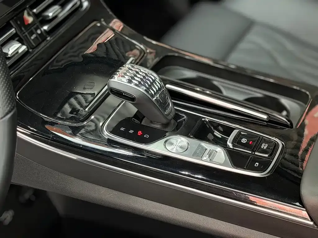 GAC Motor Trumpchi M8 — фото 10