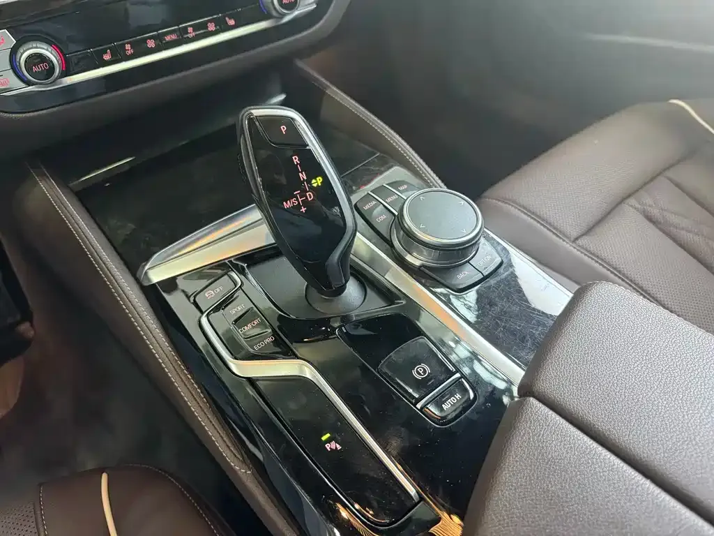 BMW 5 Series — фото 10